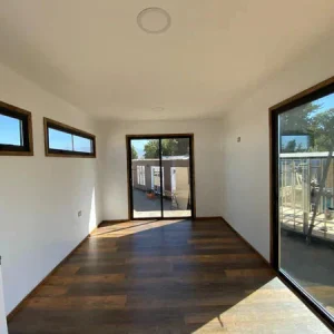 Alternative view of Modulhaus aus Walnussholz, 18 m²