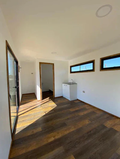 Modulhaus aus Walnussholz, 18 m² – Bild 4